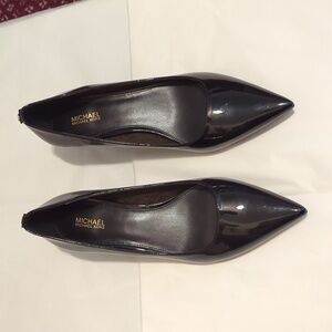 Michael Kors Alina Flex Kitten Pumps Size 8.5, Black Patent